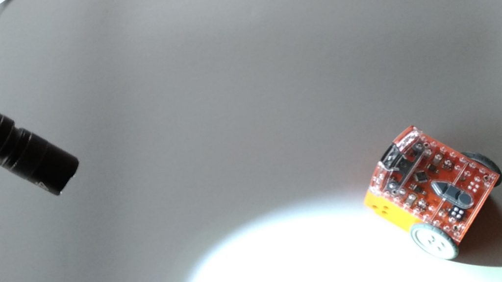 Roboter Edison Barcodes Lampe
